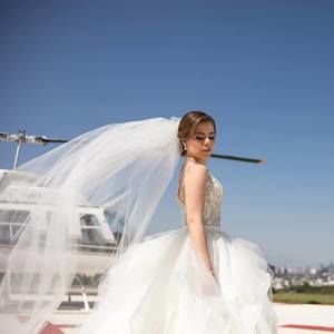 Meet your Posher, Ana